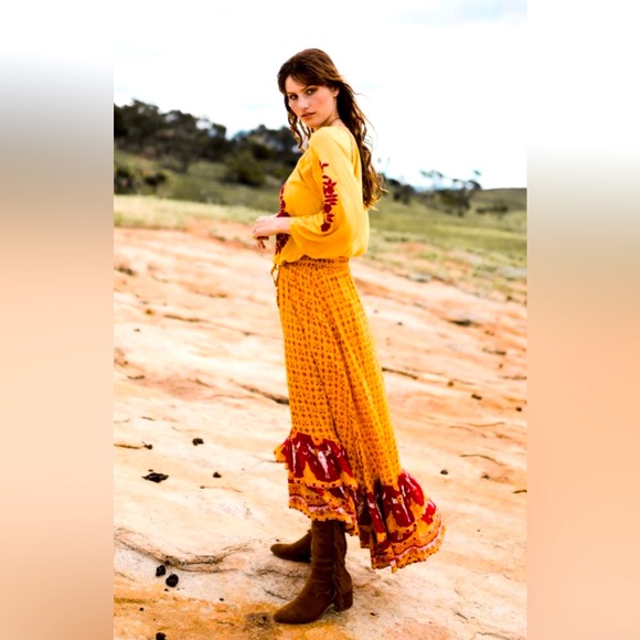 Purchase, Offer or Trade House of Skye Skirt listed Spell for exposure - Picture 3 of 7